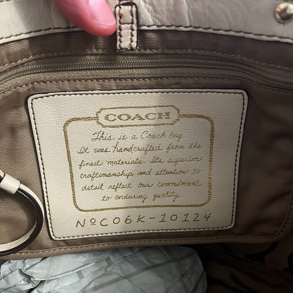 Coach bag 9/10 condition. - Picture 2 of 5